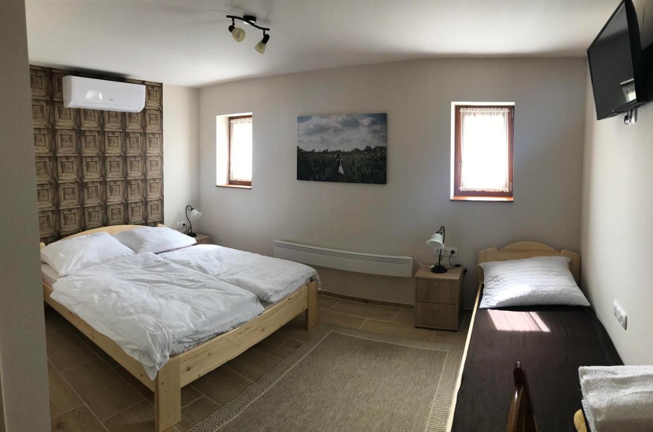 Berger Pince Es Vendeghaz Hotel Csaszartoltes Eksteriør billede